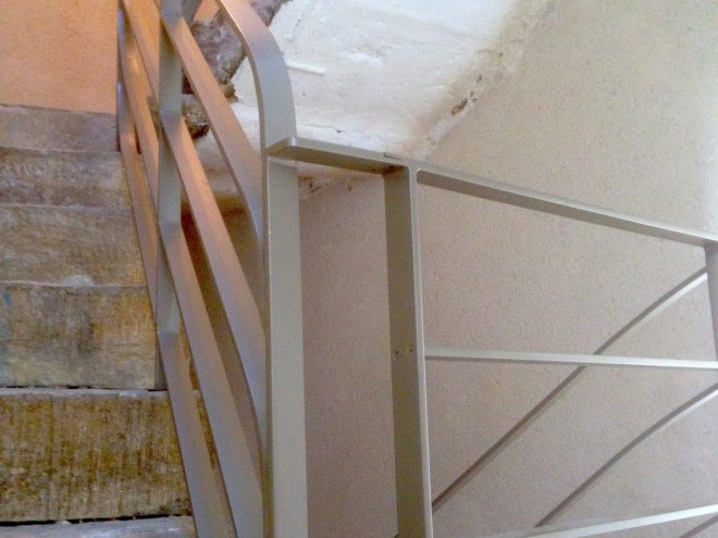 Rampe d'escalier contemporaine réalisée en acier